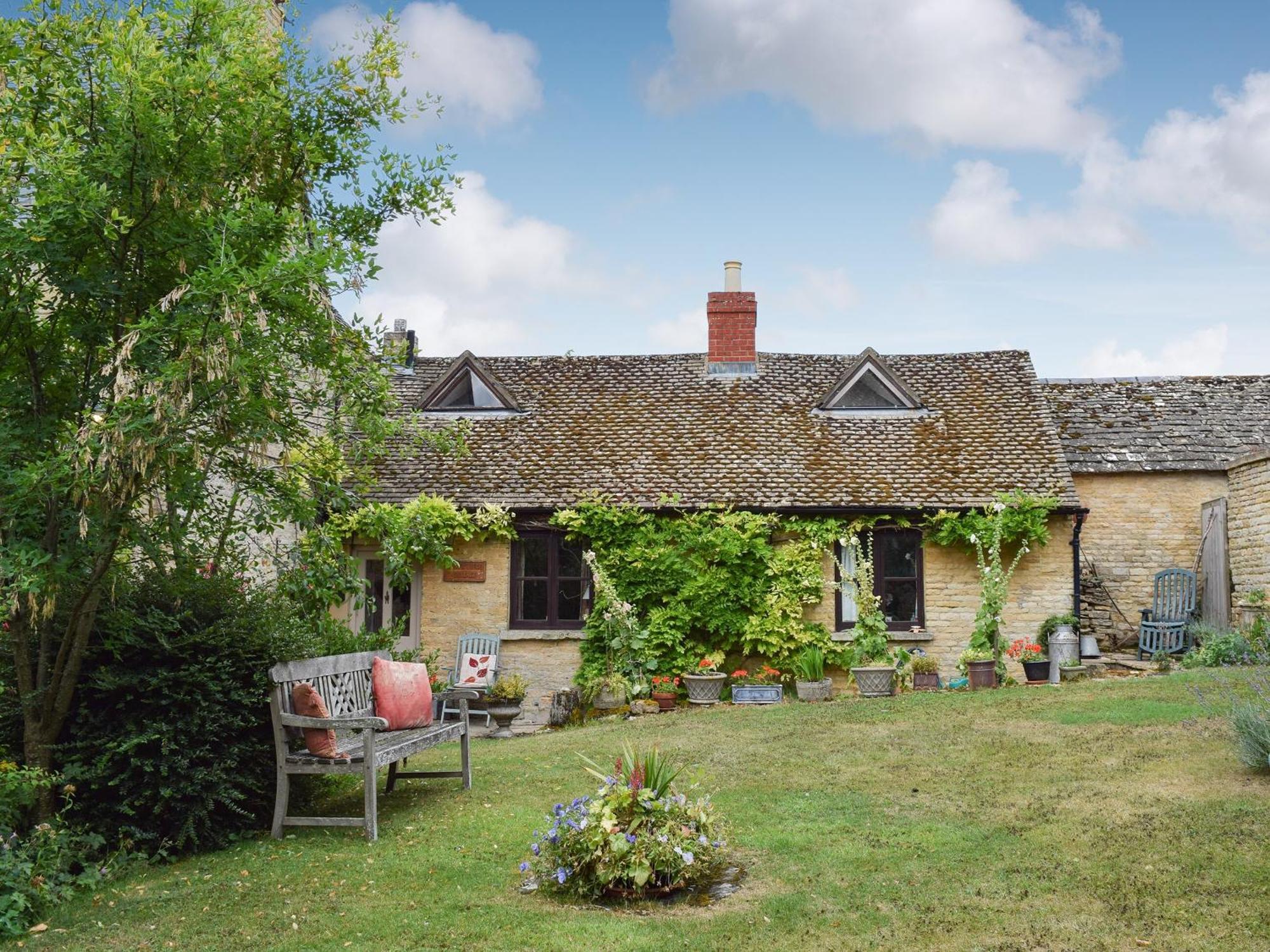 Picket Piece Cottage Chadlington Exterior photo